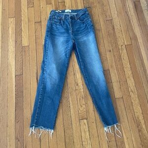 Distressed ankle jeans